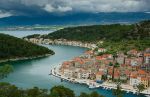 Ostrovy Dalmácie lodí, na kole i relaxační